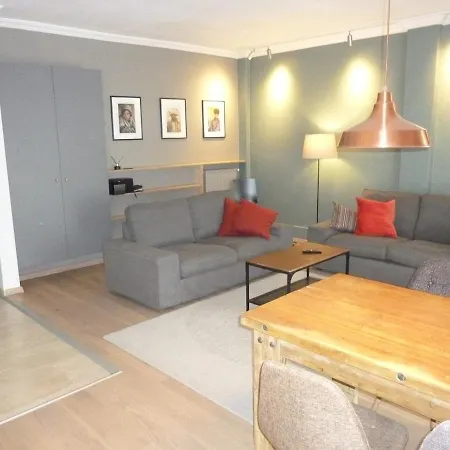Modern Style Apartment,central Thessaloniki, 100qm アパート *