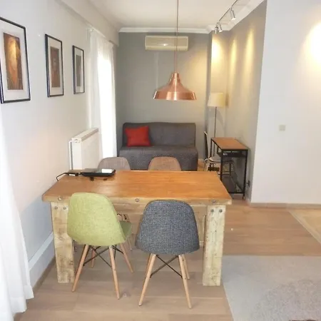 Modern Style Apartment,central Thessaloniki, 100qm דירה