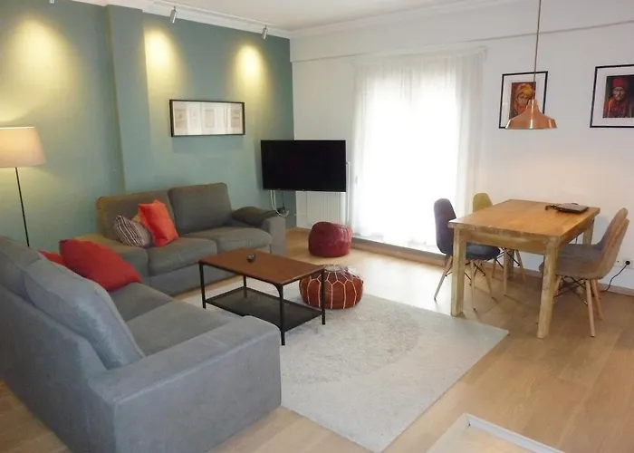 Modern Style Apartment,central Thessaloniki, 100qm *
