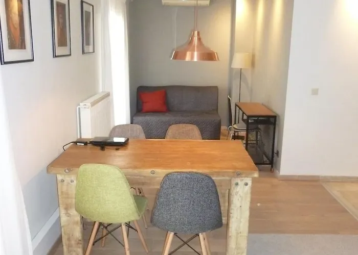 Modern Style Apartment,central Thessaloniki, 100qm Apartmán